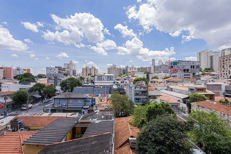 Estúdio 408 Completo com Ar-Condicionado e Varanda na Vila M